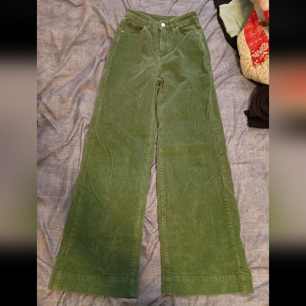 SHEIN Green Corduroy Pants with Tag Detail